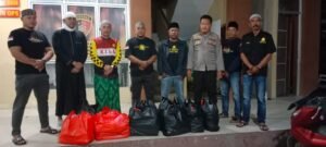 Pengurus LPM Kalbar Gelar Gerakan Sosial Subuh Berkah, Bagikan Nasi Kotak Untuk Tahanan Polresta Pontianak
