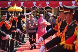 Polres Ketapang Gelar Pedang Pora Sambut Kedatangan Kapolres Baru