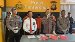 Polres Singkawang Gelar Press Confrence Dalam Mengungkap Narkoba Jenis Sabu Serta Menetapkan 3 Tersangka