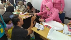Polres Kubu Raya Menggelar Posyandu Polri Presisi Peduli Stunting di Puskesmas Sungai Durian