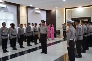 Kapolres Kubu Raya Pimpin Upacara Kenaikan Pangkat Pengabdian