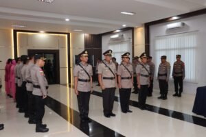 Kapolres Arief Hidayat Pimpin Sertijab KabagOps dan Kasat Narkoba Polres Kubu Raya