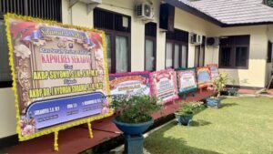 Jelang Pisah Sambut Kapolres, Spanduk Ucapan Selamat Hiasi Mapolres Sekadau