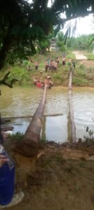 Hujan Deras Sebabkan Sungai Meluap Hingga Akibatkan Terputusnya Jembatan di Kecamatan Kayan Hilir