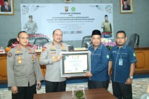 Bangun Kemitraan Dibidang Pendidikan, Kapolda Kalbar Tandatangani MOU dan Memberikan Materi Kuliah Umum di IKIP PGRI Pontianak