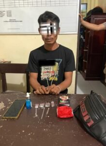 SATRESNARKOBA BERSAMA POLSEK SUBAH POLRES SAMBAS AMANKAN SEORANG DIDUGA PELAKU NARKOTIKA JENIS SABU-SABU