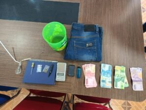 Polsek Sandai temukan serbuk putih di duga sabu dan Ganja di sebuah rumah kontrakan Desa Istana Kecamatan Sandai