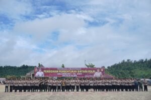 Wakapolda Kalbar Pimpin Upacara Penutupan Pendidikan Pembentukan Bintara Polri Gelombang I T.A. 2024