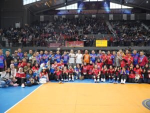 Tim Voli Putra Kabupaten Sanggau dan Tim Putri Kabupaten Melawi Berhasil Menjuarai Turnamen Voli Kapolda Cup 2024