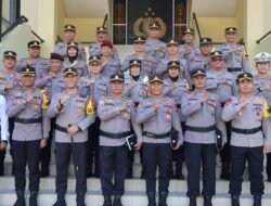 Kapolresta Pontianak Pimpin Upacara Pelepasan Purna Bhakti Personel Polresta Pontianak TMT 1 Agustus 2024