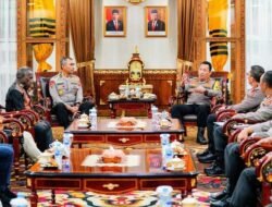 Temui Negosiator Pembebasan Pilot Susi Air, Kapolri Apresiasi Soft Approach