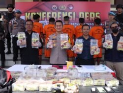 Polres Kapuas Hulu Berhasil Tangkap 5 Pengedar Narkoba di Perbatasan, Gelar Konferensi Pers Ungkap Detail Kasus