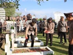 Kenang Jasa Pahlawan, Polres Kubu Raya Gelar Upacara Ziarah ke TMP Dharma Patria